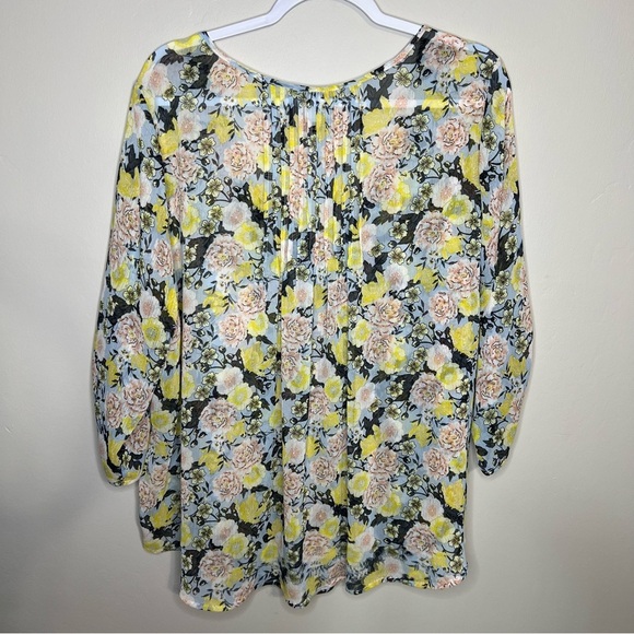 Torrid Sheer Floral Chiffon Pintuck Blouse size 2 - Picture 7 of 8
